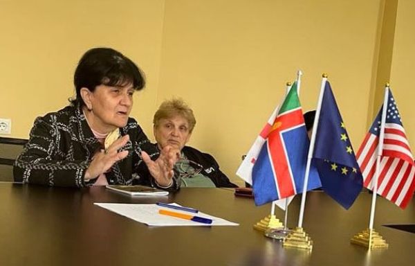 Гражданская дискуссия в Хони
